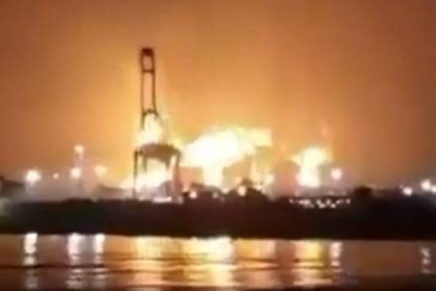 Trung tâm sản xuất LNG toàn cầu, ở Ras Laffan, Qatar, chìm trong biển lửa, sau cuộc tấn công quy mô lớn của Iran, ngày 18/3/2026.