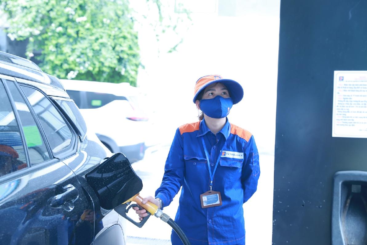 Giảm thuế xăng dầu về 0% trong tình huống cấp bách để bình ổn thị trường Giảm thuế xăng dầu về 0% trong tình huống cấp bách để bình ổn thị trường