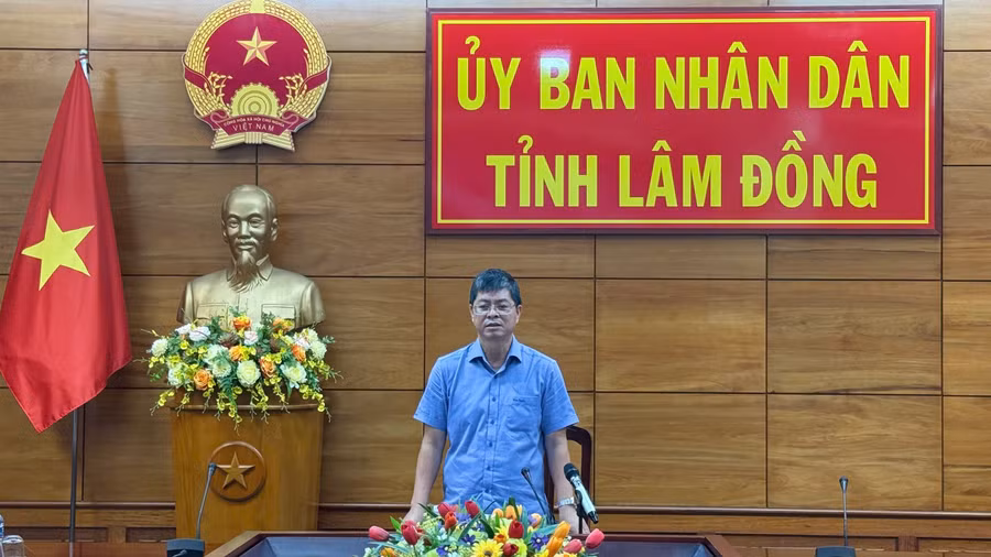 Phó Chủ tịch UBND tỉnh Lâm Đồng Nguyễn Hồng Hải phát biểu tại cuộc họp.