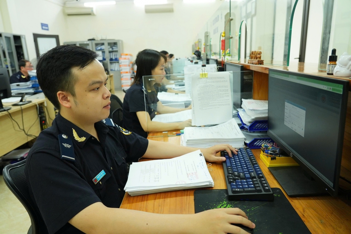 Điều chỉnh mã nhiều đơn vị hải quan cơ sở Bộ Tài chính: Tinh giản biên chế đi đôi với yêu cầu phục vụ người dân ngày càng cao
