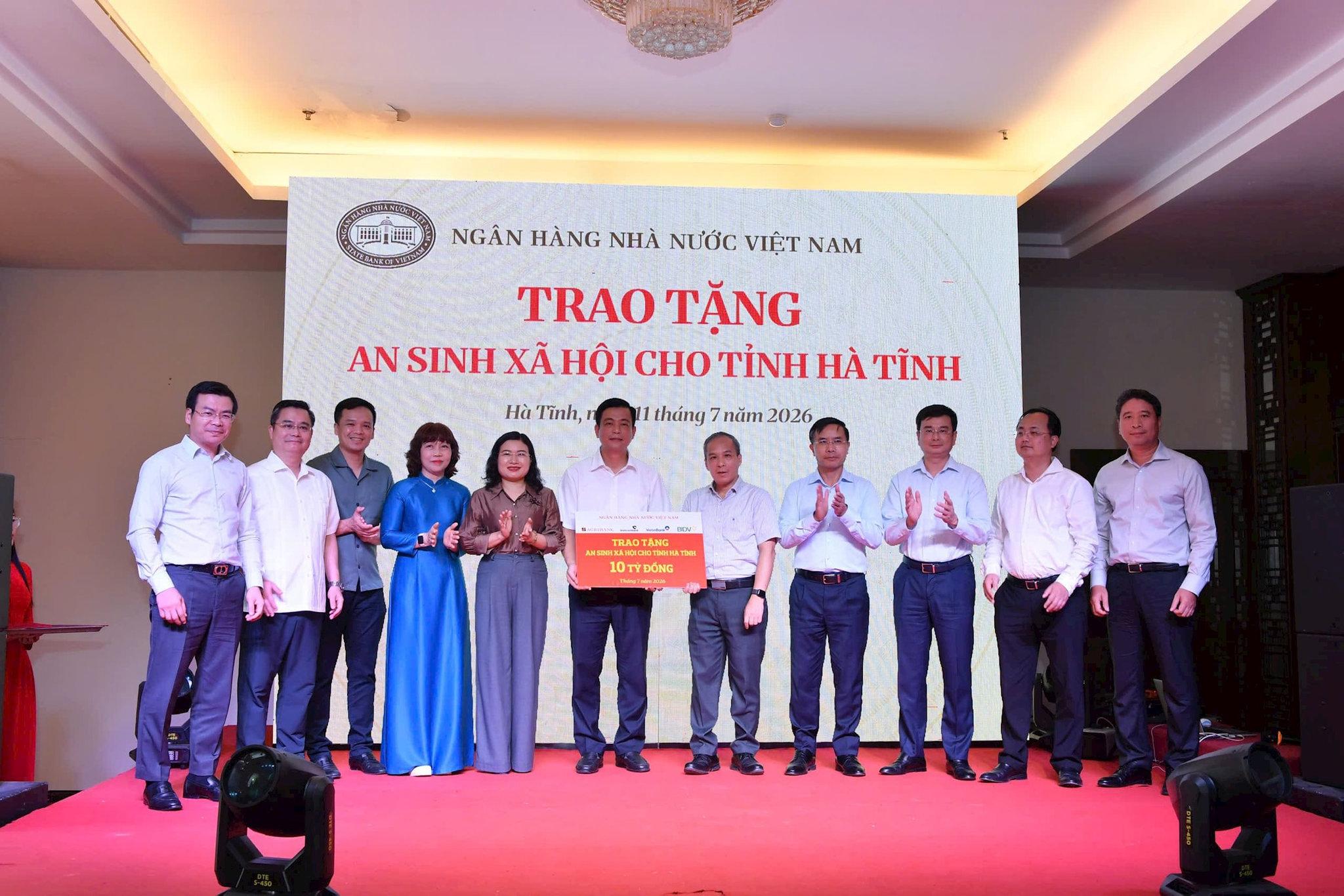 12.7-10-nganh-ngan-hang-tri-an-cac-anh-hung-liet-si.jpg