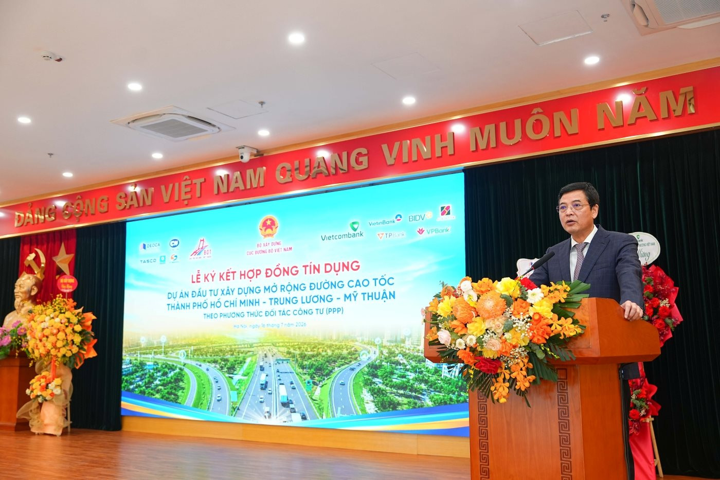 20260716_ndt_vcb-ky-ket-da-mo-rong-cao-toc_4.jpg