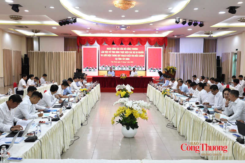 Quang cảnh buổi làm việc.