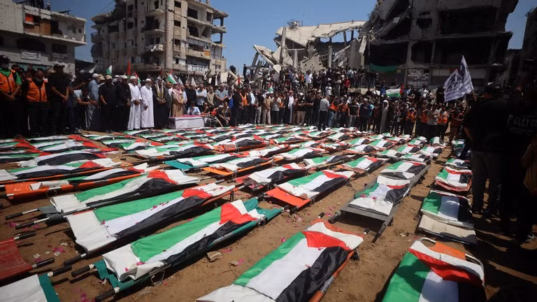 Hơn 100 nạn nhân Gaza được an táng sau 3 năm dưới đống đổ nát