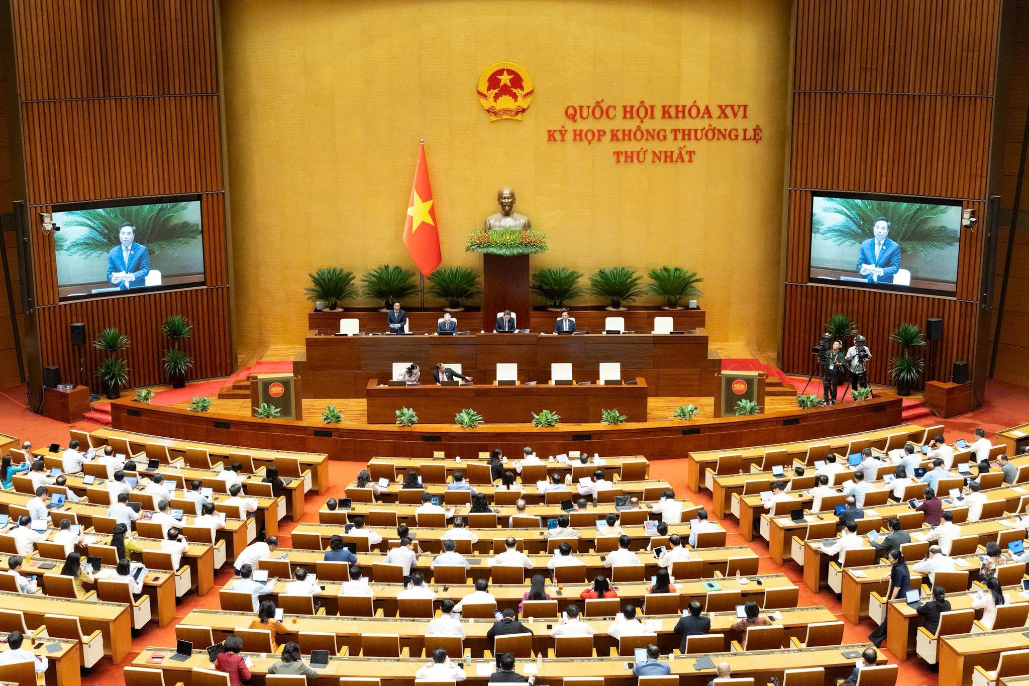 ky-hop-khong-thuong-le-lan-thu-nhat.jpg