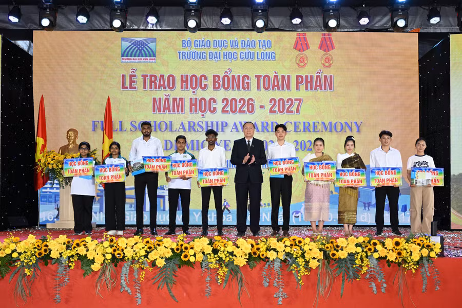 dhcl-khai-giang-7.jpg