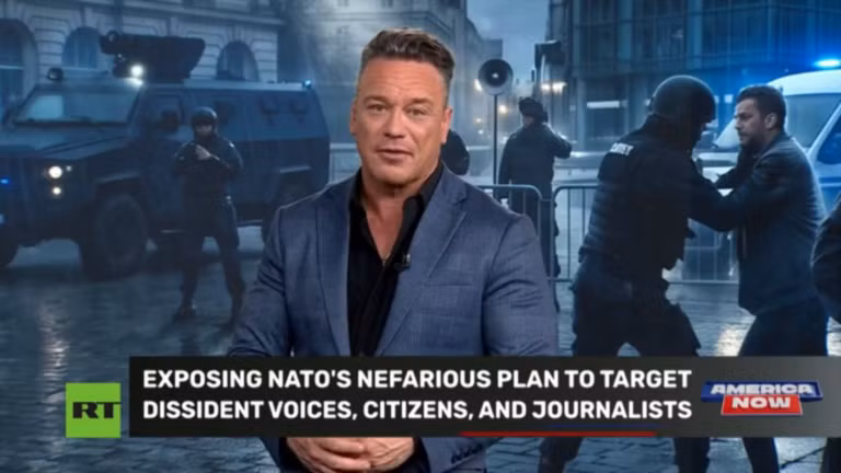 Người dẫn chương trình America Now của RT, Ben Swann.
