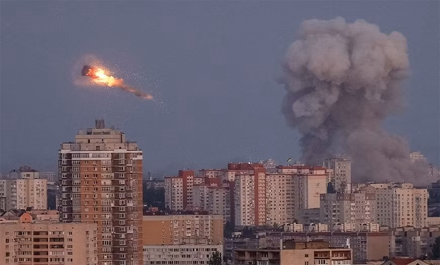 Nga dồn dập đánh vào Kiev: 3 tháng thiệt hại hơn 4 năm