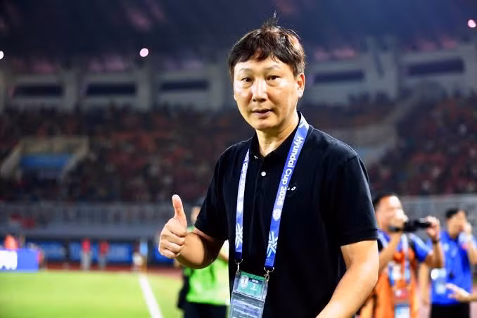 HLV Kim Sang-sik quyết tâm cùng tuyển Việt Nam đánh bại Thái Lan.