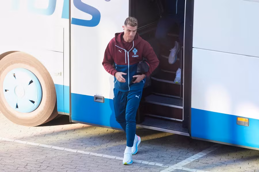 Cristiano Ronaldo đã rời tuyển Bồ Đào Nha ngay trước chuyến làm khách Đan Mạch tại Nations League rạng sáng 2/10 (giờ Hà Nội). Ảnh: AP. ronaldo-1.jpg