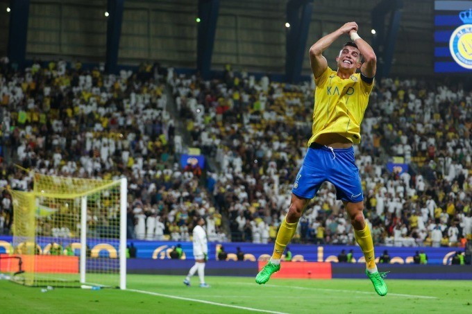 Ronaldo ăn mừng bàn thắng khi Al Nassr thắng Al Ittihad 4-2 ở vòng cuối Saudi Pro League hôm 28/5.